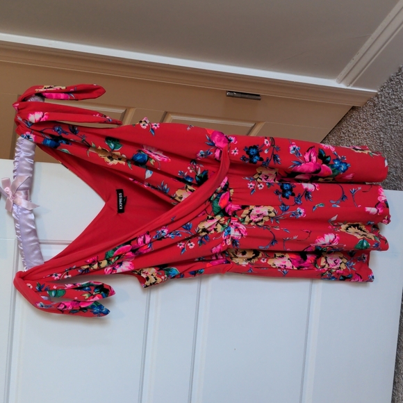 Express Romper Medium - Picture 3 of 7